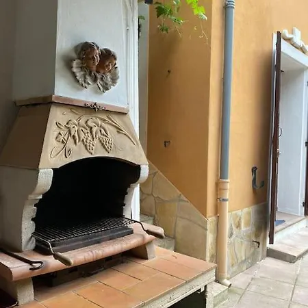 Holiday home Serenice - F2 Au Calme, Climatise, Wifi Et Parking Gratuit Nice