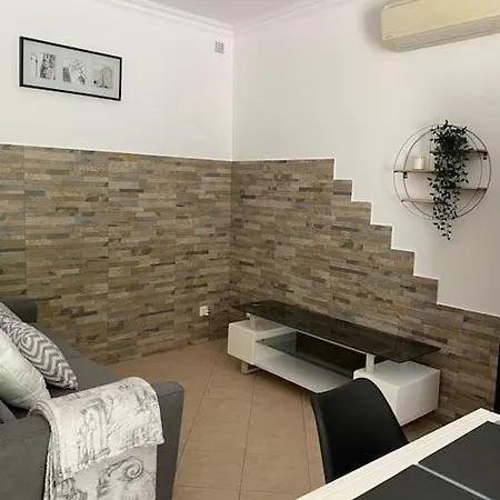 Serenice - F2 Au Calme, Climatise, Wifi Et Parking Gratuit Holiday home
